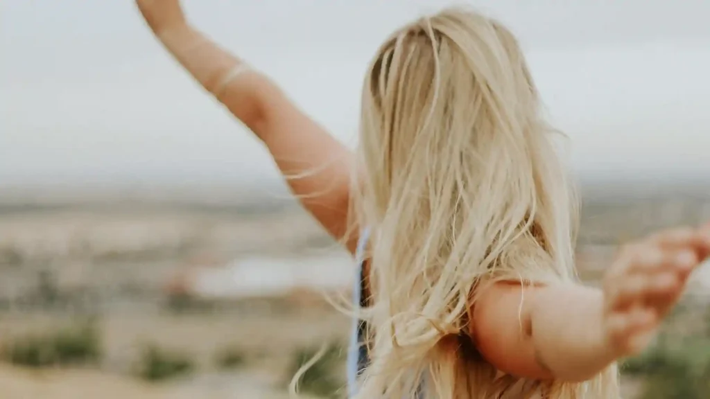 Test Selbstmitgefühl, Frau, die sich freut